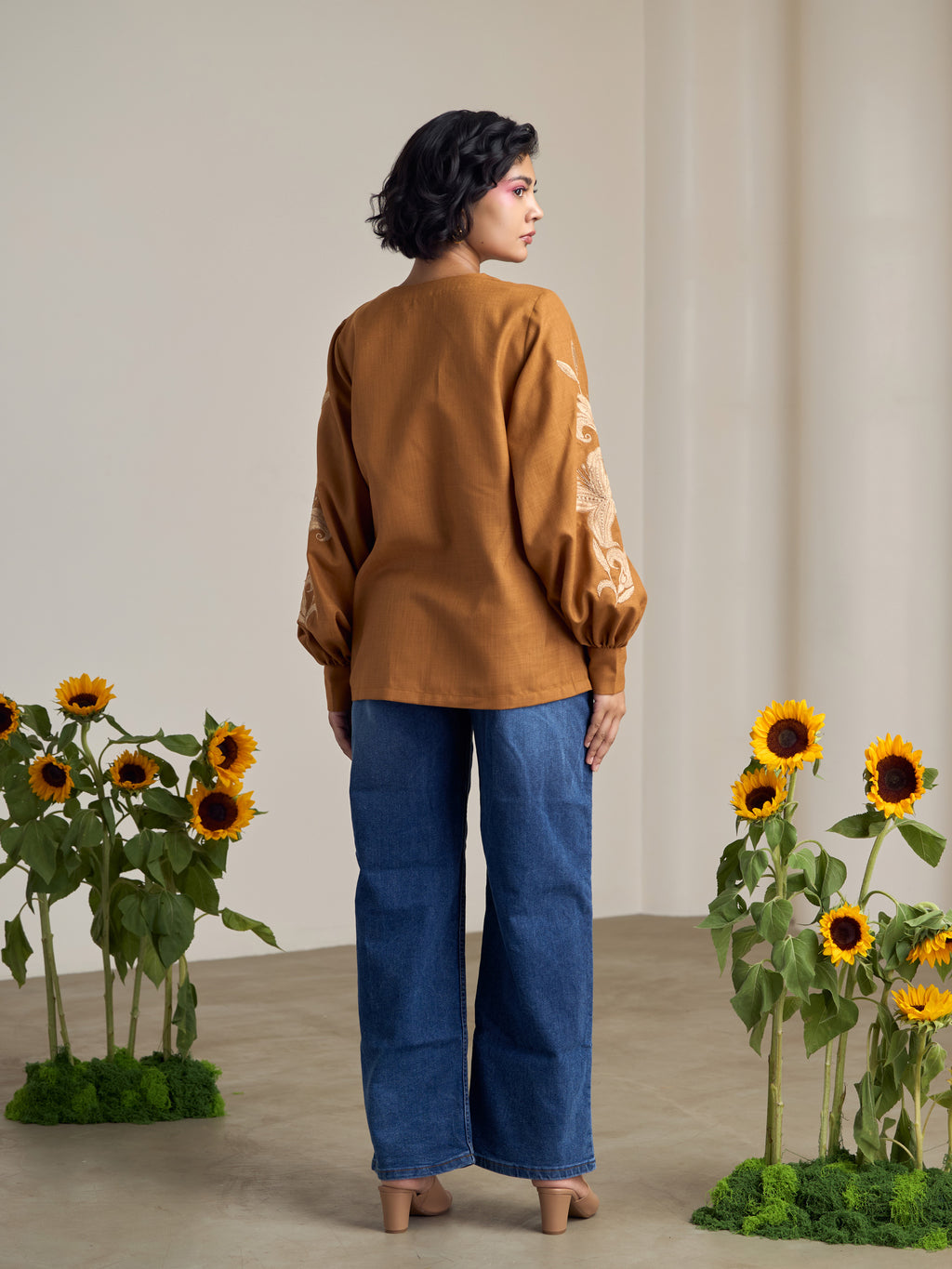 Sand Dunes Lantern Sleeve Top